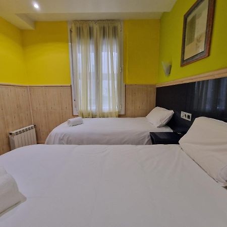 Pension Izar Bat Guesthouse San Sebastián Esterno foto