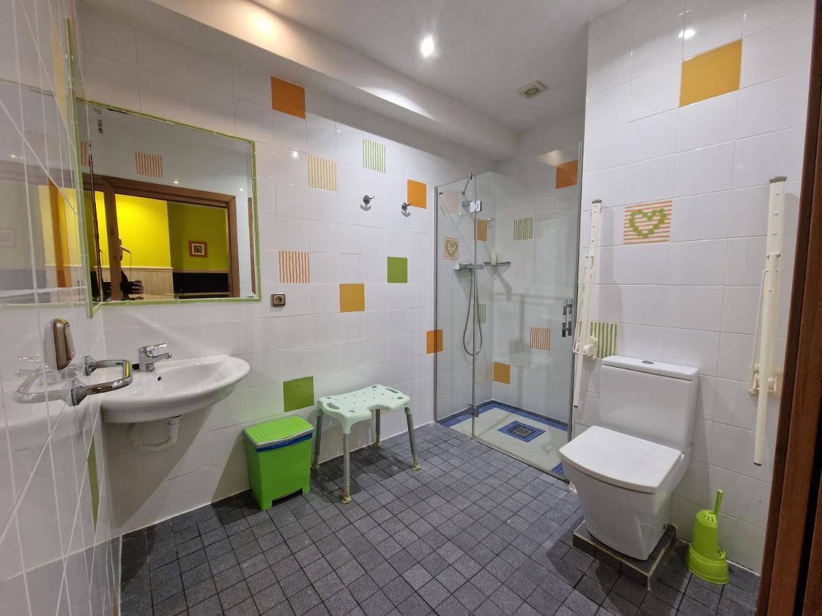 Pension Izar Bat Guesthouse San Sebastián Esterno foto