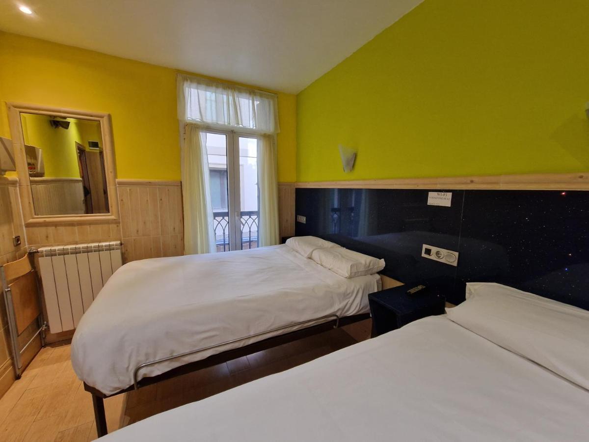 Pension Izar Bat Guesthouse San Sebastián Esterno foto