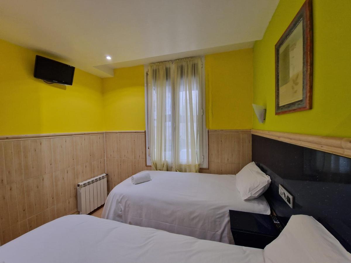 Pension Izar Bat Guesthouse San Sebastián Esterno foto