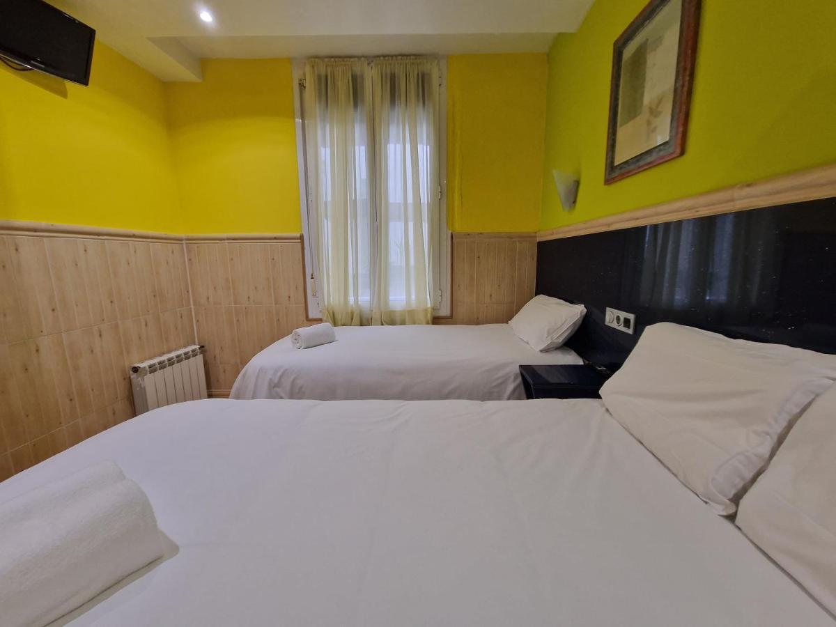 Pension Izar Bat Guesthouse San Sebastián Esterno foto