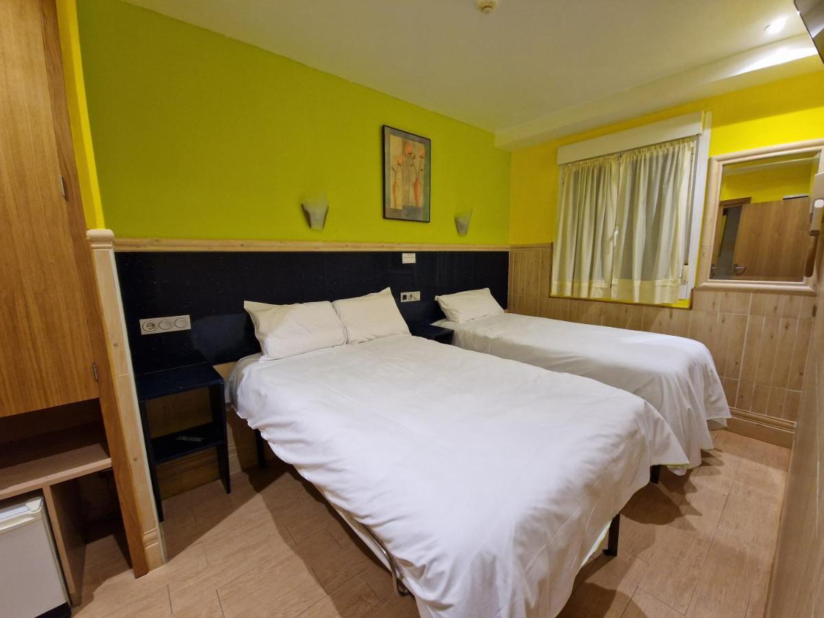Pension Izar Bat Guesthouse San Sebastián Esterno foto