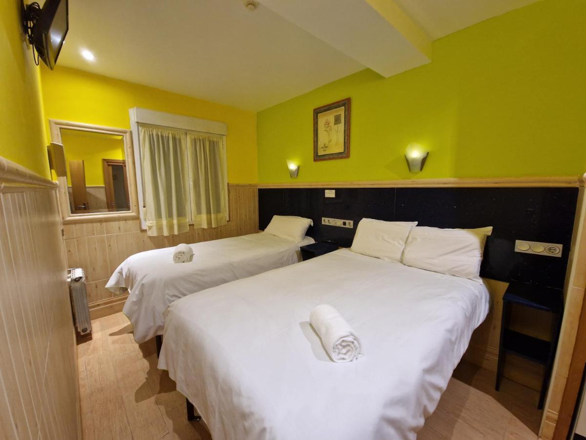 Pension Izar Bat Guesthouse San Sebastián Esterno foto