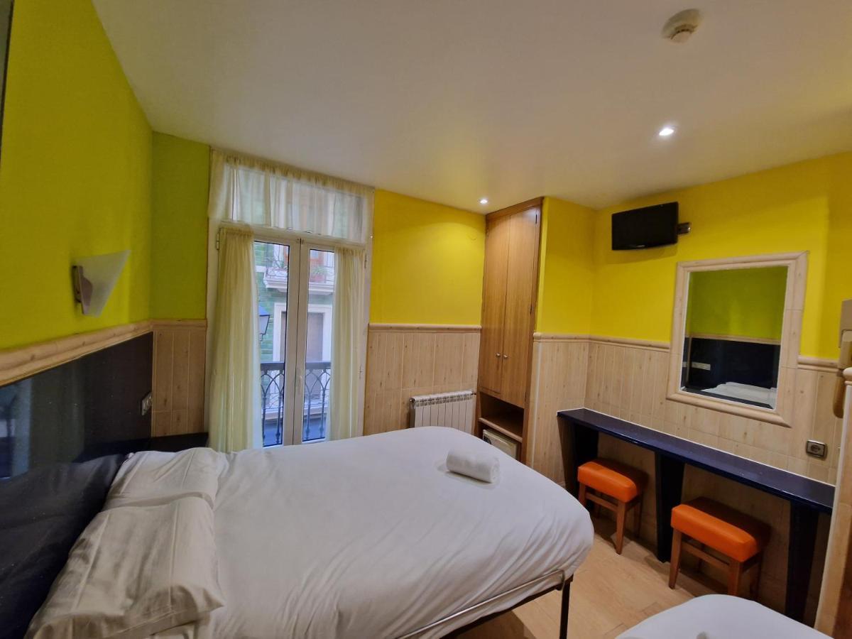 Pension Izar Bat Guesthouse San Sebastián Esterno foto