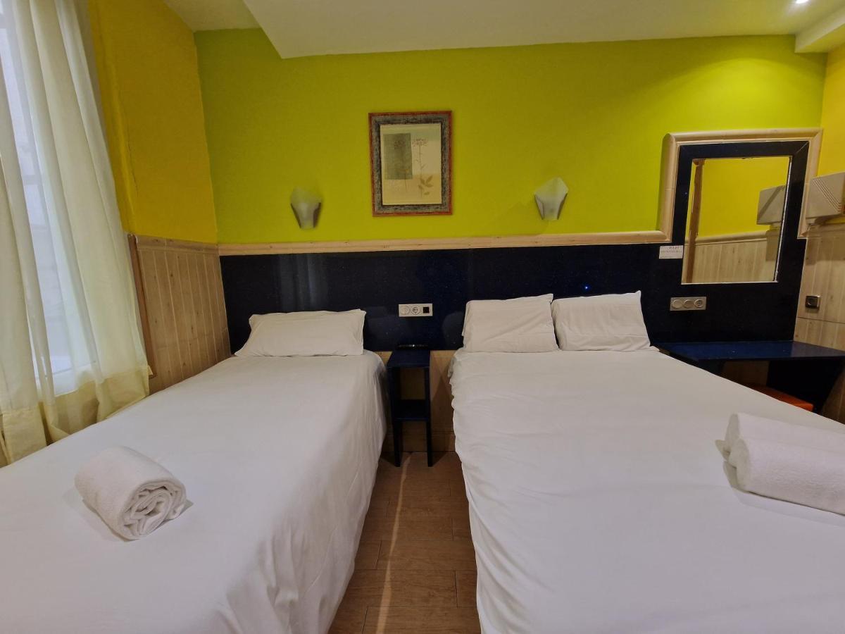 Pension Izar Bat Guesthouse San Sebastián Esterno foto