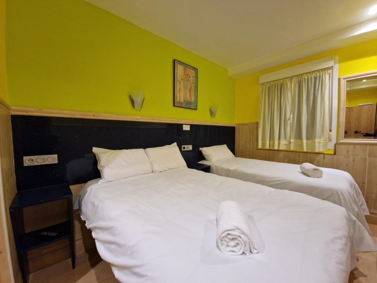 Pension Izar Bat Guesthouse San Sebastián Esterno foto