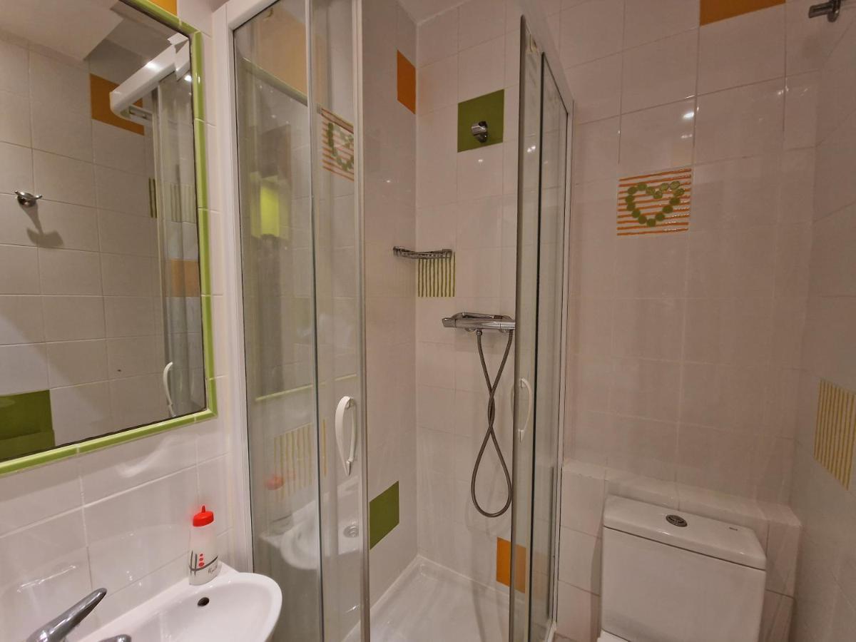 Pension Izar Bat Guesthouse San Sebastián Esterno foto