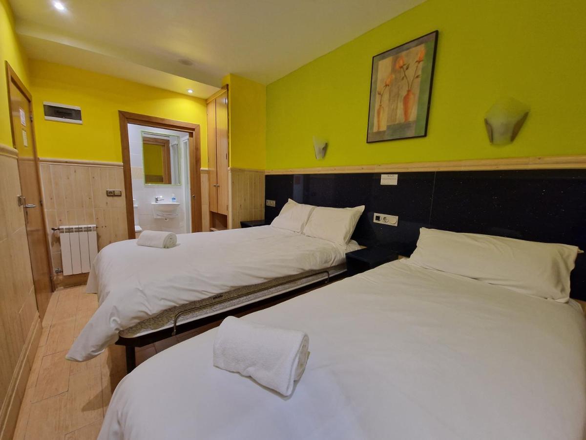 Pension Izar Bat Guesthouse San Sebastián Esterno foto