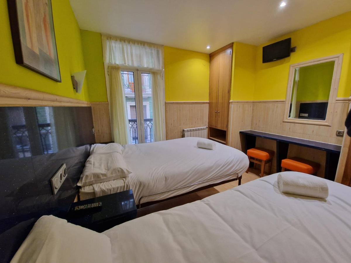 Pension Izar Bat Guesthouse San Sebastián Esterno foto