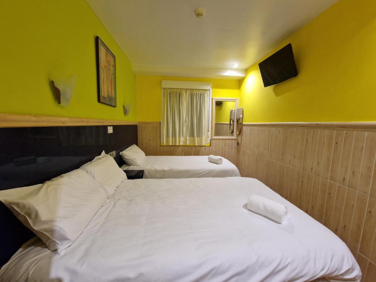 Pension Izar Bat Guesthouse San Sebastián Esterno foto
