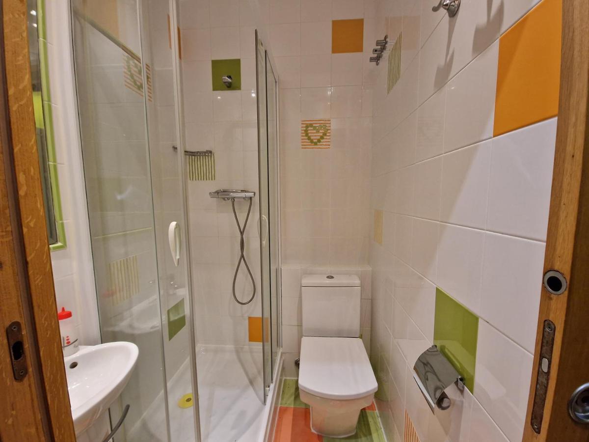 Pension Izar Bat Guesthouse San Sebastián Esterno foto